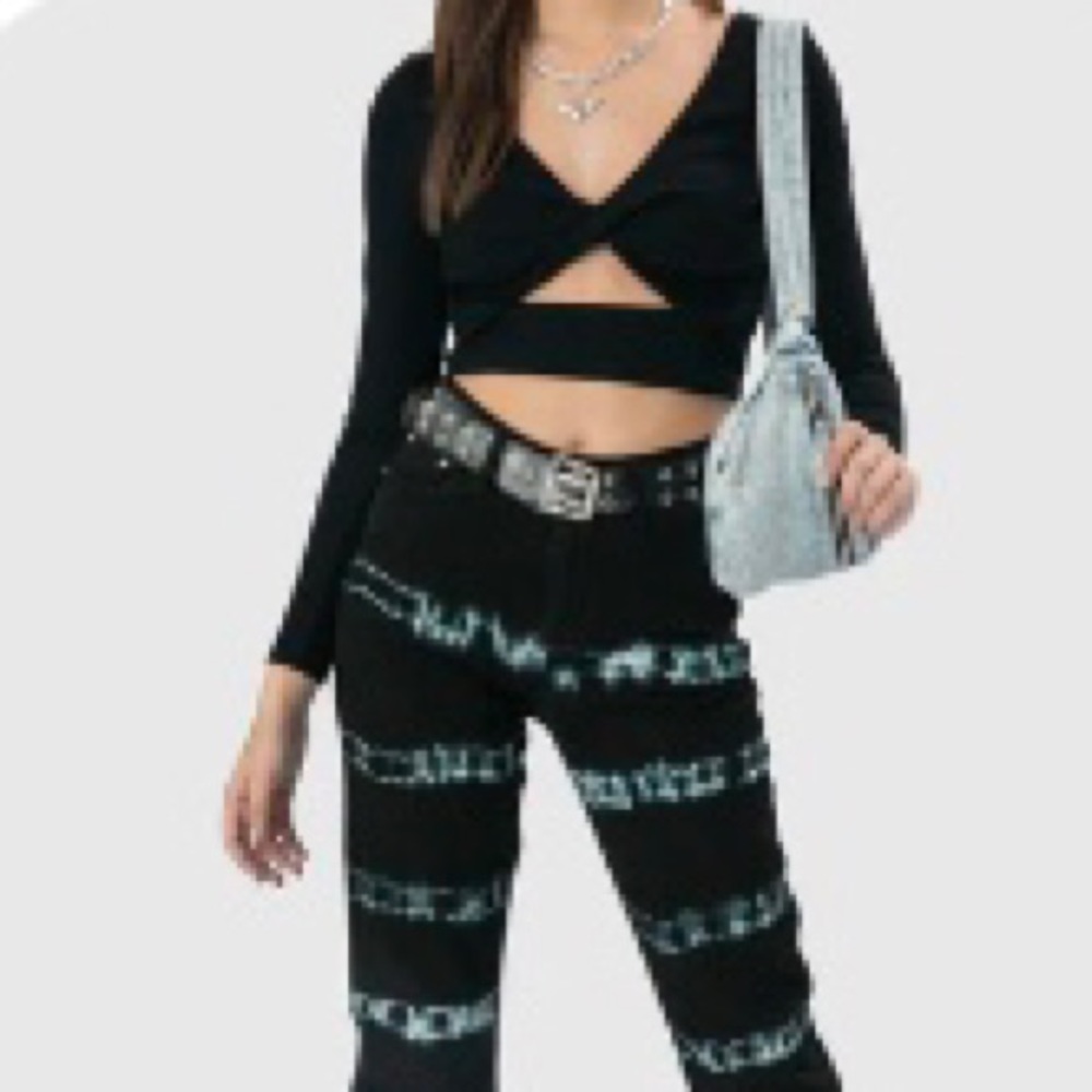 Black Ribbed Long Sleeve Crop Top